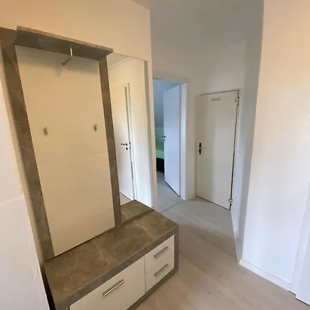 Apartment Ruhige Unterkuenfte Nahe Einfelder See, Perfekt Fuer Erholung Und Arbeit