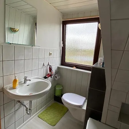 Ruhige Unterkuenfte Nahe Einfelder See, Perfekt Fuer Erholung Und Arbeit