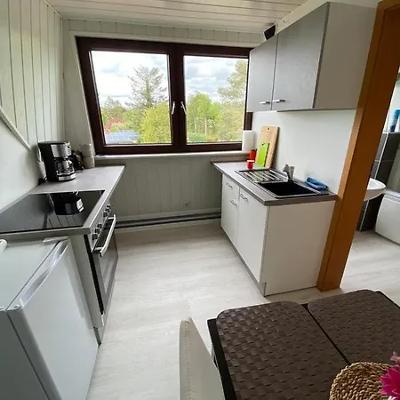 Ruhige Unterkuenfte Nahe Einfelder See, Perfekt Fuer Erholung Und Arbeit