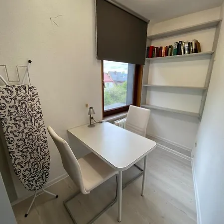 Ruhige Unterkuenfte Nahe Einfelder See, Perfekt Fuer Erholung Und Arbeit Apartment