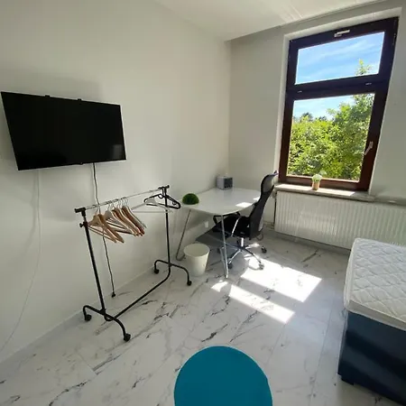 Apartment Ruhige Unterkuenfte Nahe Einfelder See, Perfekt Fuer Erholung Und Arbeit *
