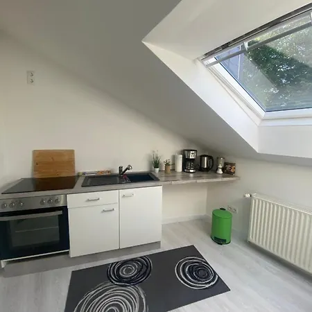 Ruhige Unterkuenfte Nahe Einfelder See, Perfekt Fuer Erholung Und Arbeit *