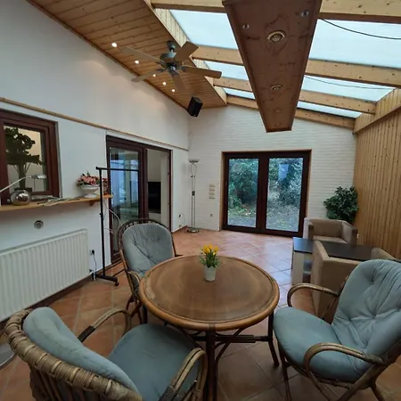 Ruhige Unterkuenfte Nahe Einfelder See, Perfekt Fuer Erholung Und Arbeit Διαμέρισμα Neumünster