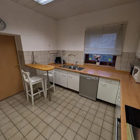 Apartment Ruhige Unterkuenfte Nahe Einfelder See, Perfekt Fuer Erholung Und Arbeit *