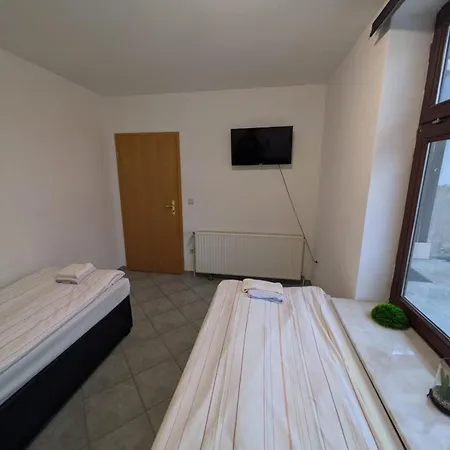 Unterkuenfte Nahe Einfelder See, * Neumünster